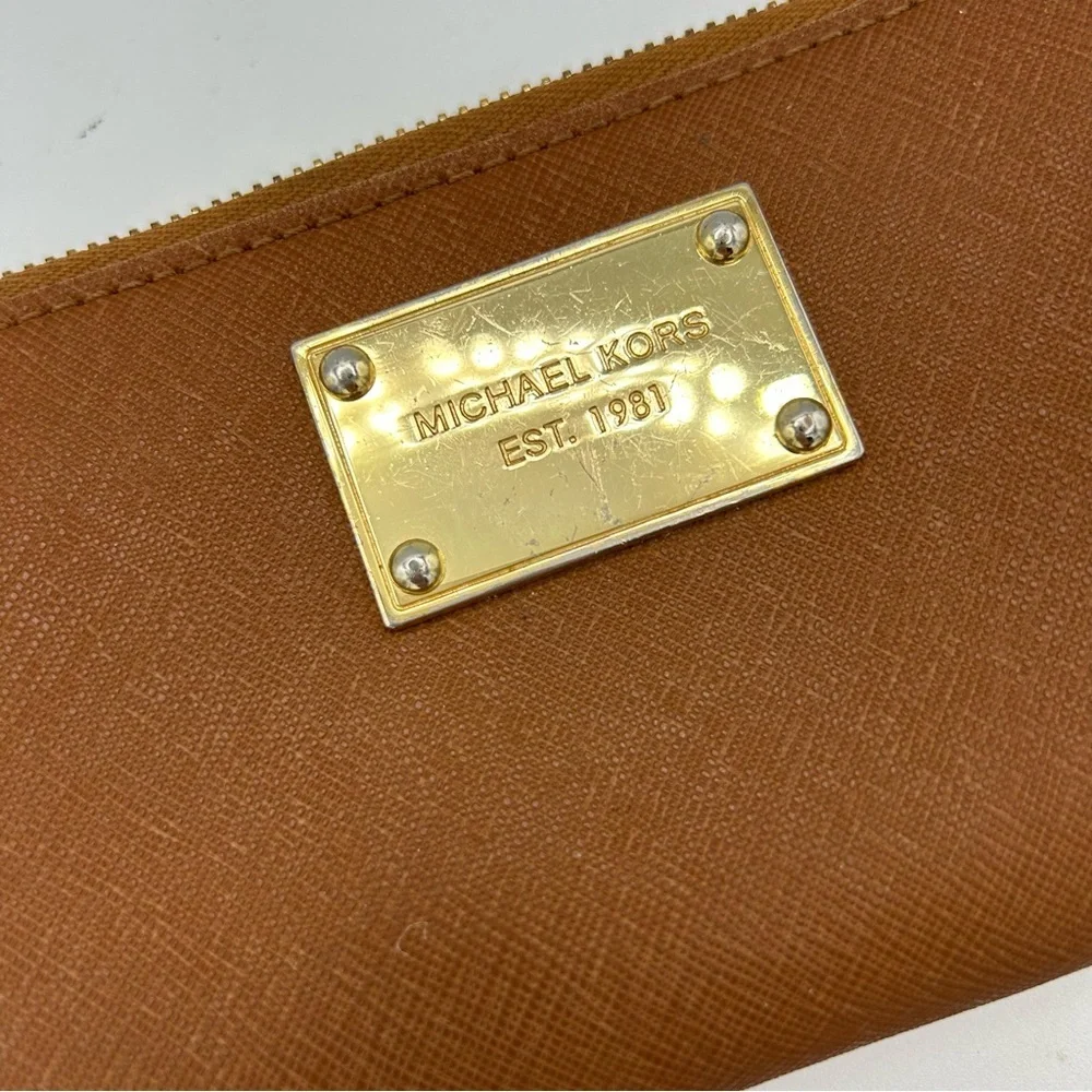 Michael Kors Brown Leather Jet Set Zip Around Wristlet‎ Wallet